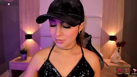 Snapshot of bella1207 chatting on September 25, 8:50 pm Bella cam online show from September 25, 8:50 pm