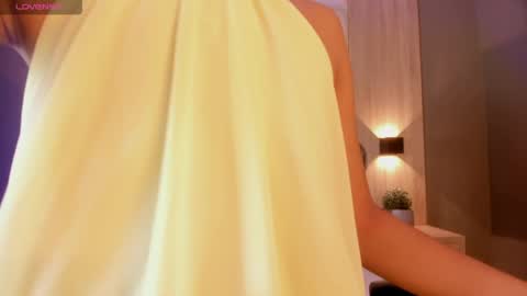 Bella cam online show from April 25, 7:22 pm