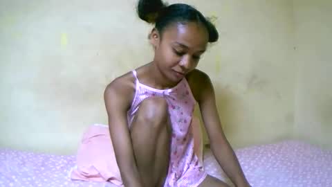 bella193999 online show from January 15, 6:47 pm