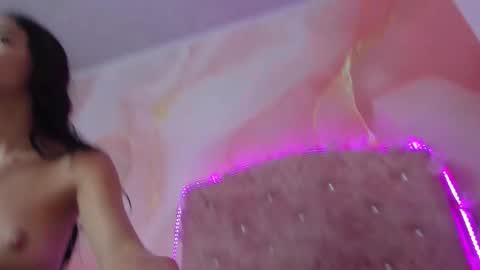 Melanie  online show from December 1, 10:30 am