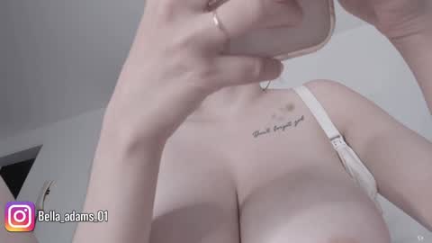 Snapshot of bella_adams_ chatting on September 15, 1:03 am isabella online show from September 15, 1:03 am