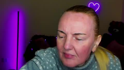 Bella online show from April 25, 12:41 pm