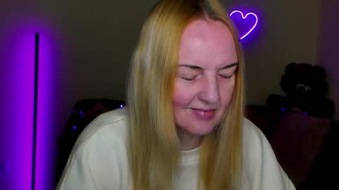 Bella online show from April 28, 5:33 am