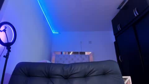 bella_hamilton online show from March 27, 3:19 am