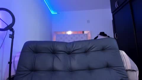 bella_hamilton online show from February 14, 4:03 am