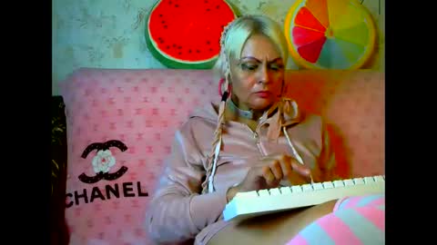 Bella Nathalie online show from September 17, 2:53 am