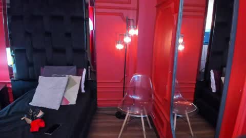 Bella Riviera online show from April 25, 7:00 pm