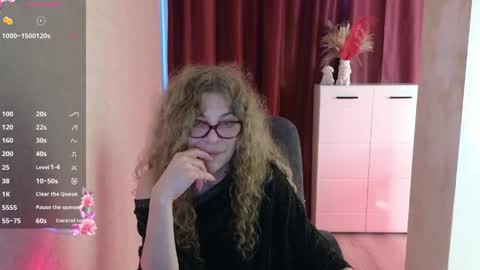 Bella online show from April 28, 2:43 pm