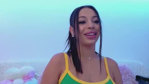 Snapshot of bella_vixen_ chatting on October 9, 8:02 pm Bella online show from October 9, 8:02 pm