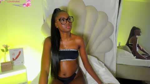 Bella Dajud online show from April 28, 4:38 am