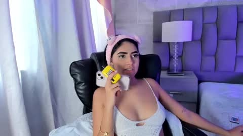 Snapshot of bellaastorm chatting on October 12, 8:33 pm bellaastorm online show from October 12, 8:33 pm