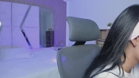 Snapshot of bellaastorm chatting on October 2, 2:22 pm bellaastorm online show from October 2, 2:22 pm
