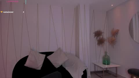  Bella C  online show from April 22, 2:52 am