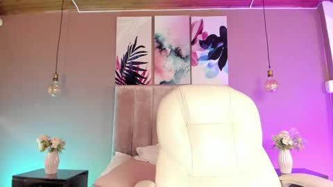 Bella Clair online show from November 6, 5:19 pm