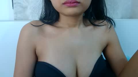 bellacrystall online show from February 19, 4:01 am