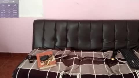 Snapshot of bellah_rose_squirt chatting on September 29, 4:45 pm Bella online show from September 29, 4:45 pm