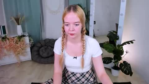 Bella online show from November 4, 10:48 pm