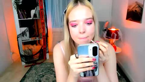 Bella online show from October 28, 11:09 pm