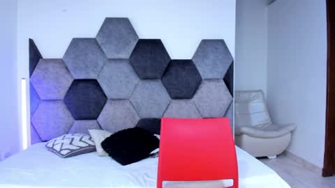 Bella Nix big tits online show from April 22, 11:18 am