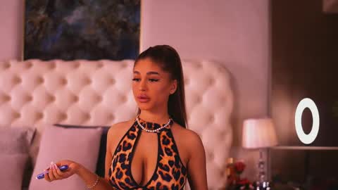 Bella online show from April 12, 6:54 pm