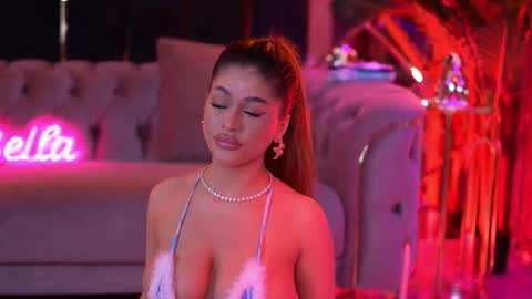 Bella online show from February 16, 6:41 pm