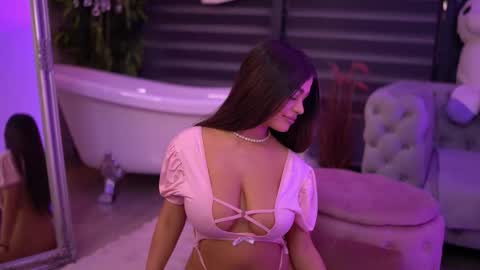 Bella online show from October 26, 6:36 pm