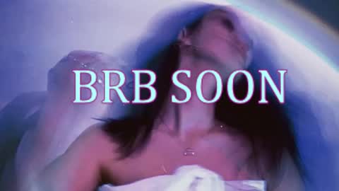 bellaparker_ online show from February 11, 11:33 am