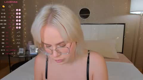 Bella online show from September 14, 1:14 am