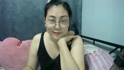 Snapshot of bellbabe chatting on October 13, 10:01 pm Bella online show from October 13, 10:01 pm