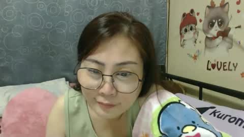 Snapshot of bellbabe chatting on March 4, 7:22 pm Bella online show from March 4, 7:22 pm