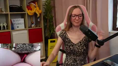 Alice online show from December 2, 2:08 pm