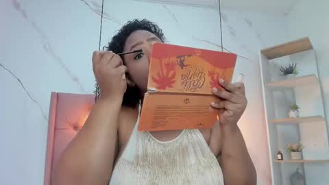 Snapshot of belle_brunette chatting on October 2, 10:37 pm belle online show from October 2, 10:37 pm