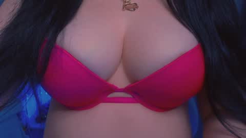 Snapshot of bellelovexx chatting on February 1, 1:34 am Hello I am kind friendly and cute girl online show from February 1, 1:34 am