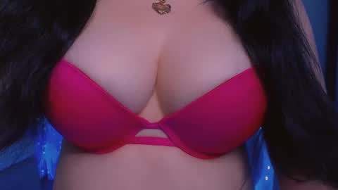 Snapshot of bellelovexx chatting on January 23, 11:59 pm Hello I am kind friendly and cute girl online show from January 23, 11:59 pm