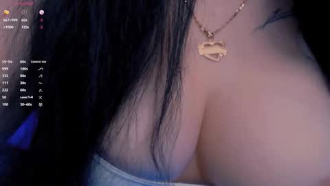 Snapshot of bellelovexx chatting on October 4, 2:50 am Hello I am kind friendly and cute girl online show from October 4, 2:50 am