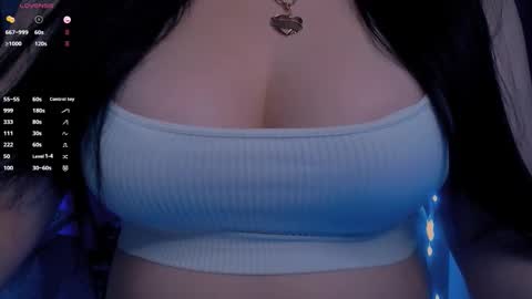 Snapshot of bellelovexx chatting on October 18, 11:17 pm Hello I am kind friendly and cute girl online show from October 18, 11:17 pm