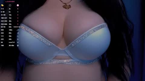 Snapshot of bellelovexx chatting on September 21, 9:57 pm Hello I am kind friendly and cute girl online show from September 21, 9:57 pm