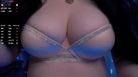 Snapshot of bellelovexx chatting on October 7, 6:29 am Hello I am kind friendly and cute girl online show from October 7, 6:29 am