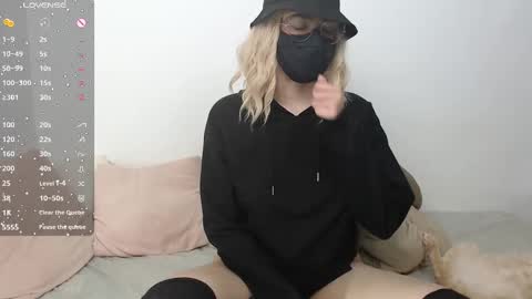 Sofie online show from December 4, 11:30 am