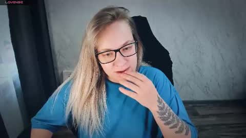 Your Annabelle Wolf  online show from July 2, 4:51 am