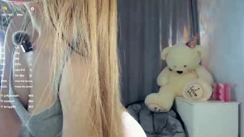 Bella online show from April 17, 9:50 pm