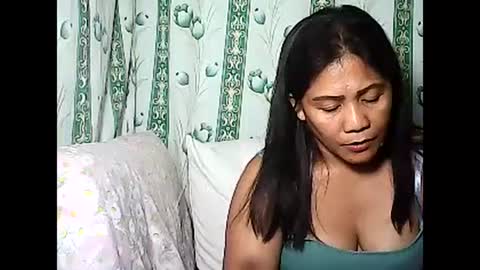 Snapshot of betty_83 chatting on March 5, 12:33 pm betty_83 online show from March 5, 12:33 pm