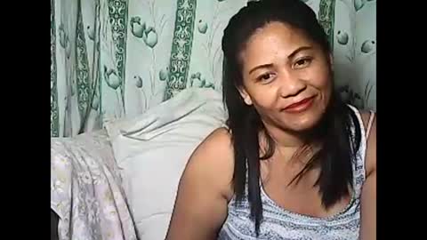 Snapshot of betty_83 chatting on March 12, 12:26 pm betty_83 online show from March 12, 12:26 pm