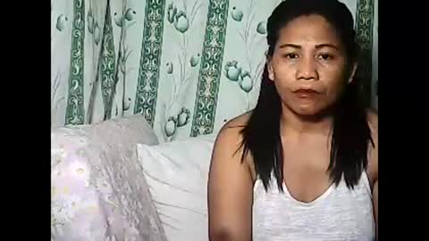 Snapshot of betty_83 chatting on March 7, 12:12 pm betty_83 online show from March 7, 12:12 pm