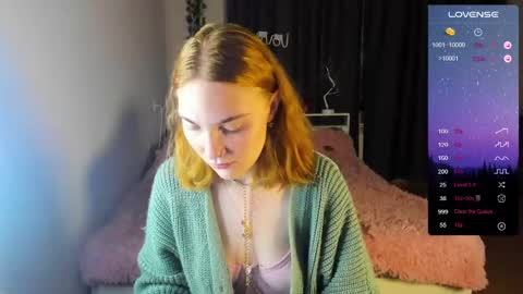 Snapshot of betty_witchy chatting on December 5, 1:36 am Dory make me happier online show from December 5, 1:36 am