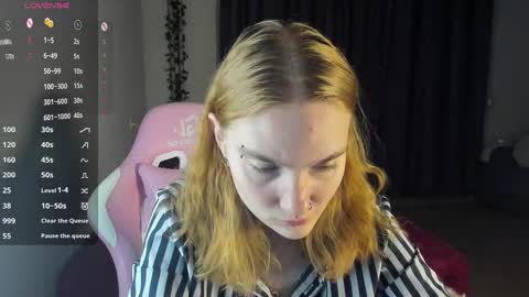 Snapshot of betty_witchy chatting on February 19, 1:08 am Dory make me happier online show from February 19, 1:08 am