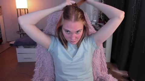 Dory make me happier online show from April 6, 4:46 am