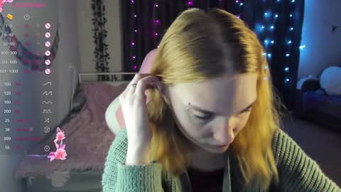 Snapshot of betty_witchy chatting on December 26, 1:07 am Dory make me happier online show from December 26, 1:07 am