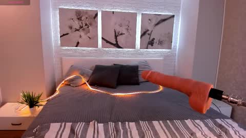 Betty online show from September 13, 8:28 pm