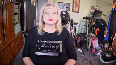 Snapshot of beverlyqcynia chatting on September 20, 12:14 pm BeverlyQCynia online show from September 20, 12:14 pm